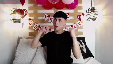 Snapshot of steev_novoa chatting on February 8, 2025, 4:36 am Steev online show from February 8, 2025, 4:36 am