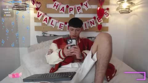 Snapshot of steev_novoa chatting on February 11, 2025, 5:18 pm Steev online show from February 11, 2025, 5:18 pm