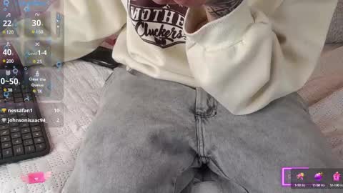 Snapshot of steev_novoa chatting on February 18, 2025, 7:43 am Steev online show from February 18, 2025, 7:43 am