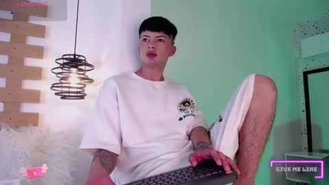 Snapshot of steev_novoa chatting on March 11, 2025, 9:34 am Steev online show from March 11, 2025, 9:34 am