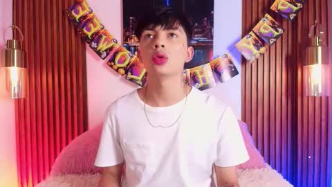 Snapshot of steev_novoa chatting on October 29, 2025, 9:49 pm Steev online show from October 29, 2025, 9:49 pm