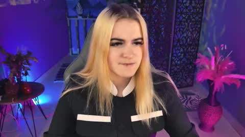 stef_nicks online show from October 3, 2025, 9:06 am