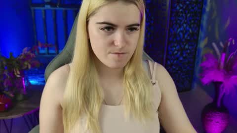 stef_nicks online show from October 11, 2025, 7:18 am