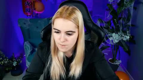 stef_nicks online show from October 26, 2025, 5:13 am