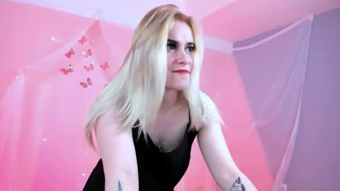 Snapshot of stef_nicks chatting on May 7, 2026, 9:14 am stef_nicks online show from May 7, 2026, 9:14 am