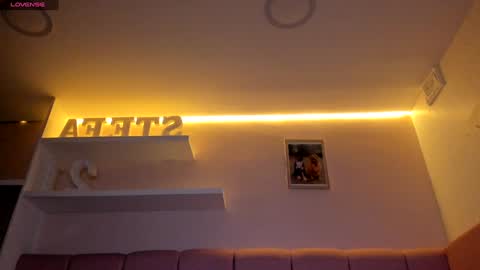 Stefa Gomez  online show from December 13, 2024, 3:00 pm