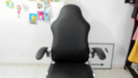 julieth-cancer online show from February 21, 2025, 10:15 pm