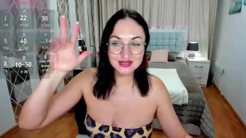 Snapshot of stefanawinter chatting on July 5, 2026, 11:39 am StefanaWinter online show from July 5, 2026, 11:39 am