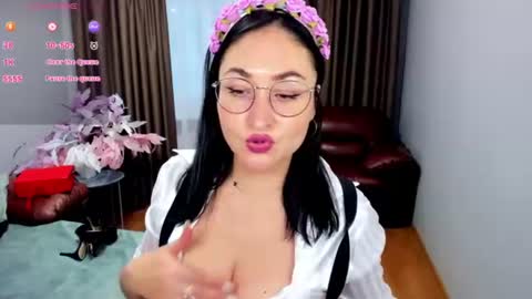 Snapshot of stefanawinter chatting on August 1, 2026, 9:52 am StefanaWinter online show from August 1, 2026, 9:52 am
