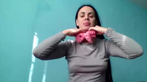 stefaniyax online show from October 23, 2025, 9:19 am