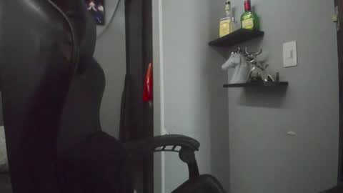 Stefann Salvatore online show from November 30, 2025, 5:50 pm