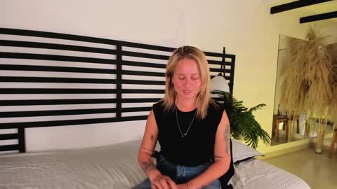 Stefanny   online show from January 23, 2025, 3:22 pm