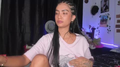 Im MiaIts my first day here  online show from February 9, 2025, 3:32 am