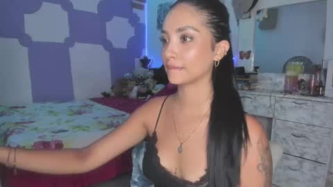 Im MiaIts my first day here  online show from March 5, 2025, 11:05 pm