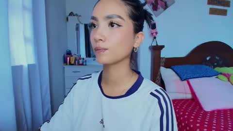 Im MiaIts my first day here  online show from October 31, 2025, 5:58 pm