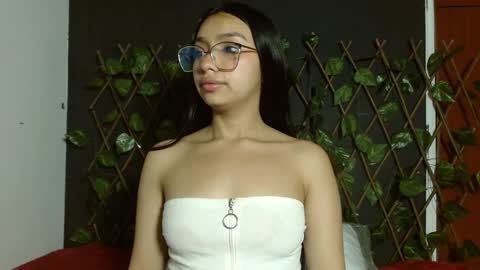 Stefanny lopez online show from December 2, 2024, 5:48 am