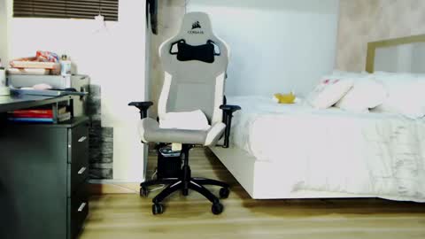 Zuly online show from March 12, 2025, 3:46 am