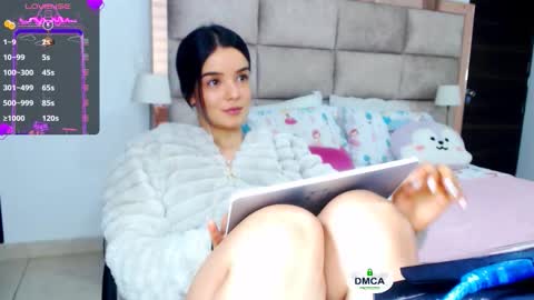 Stefany online show from October 16, 2025, 12:33 am