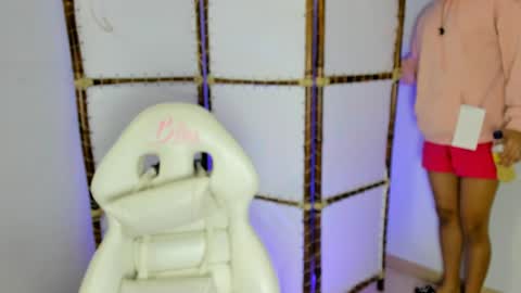 Stefany Bratz online show from April 16, 2026, 3:18 am