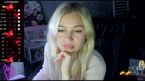 Snapshot of stella__cox chatting on April 30, 2026, 7:09 pm Stella Cox online show from April 30, 2026, 7:09 pm