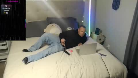 Snapshot of stella_and_mojo chatting on November 11, 2025, 9:48 pm Stella and Mojo online show from November 11, 2025, 9:48 pm