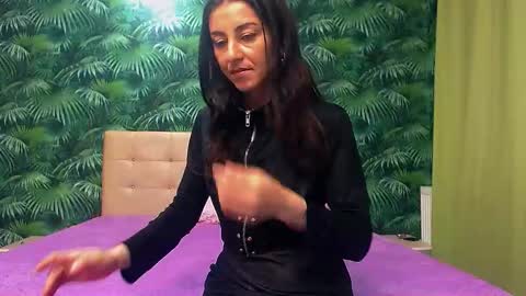 Stella John online show from November 17, 2025, 6:08 am