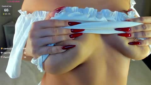 Stella Leee online show from April 7, 2026, 12:00 am