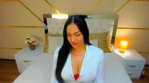 Stella Nelson online show from October 21, 2025, 5:30 am