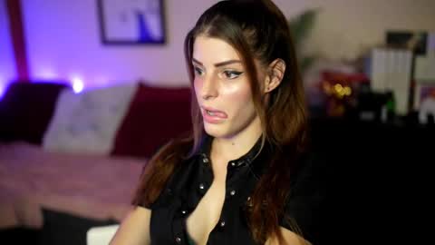 Stella online show from September 22, 2025, 3:58 pm