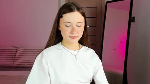 stella_sunny online show from October 9, 2025, 6:06 pm