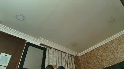 Estella online show from September 24, 2025, 8:01 pm