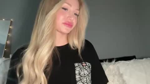 Stella Bella online show from March 3, 2025, 12:48 am