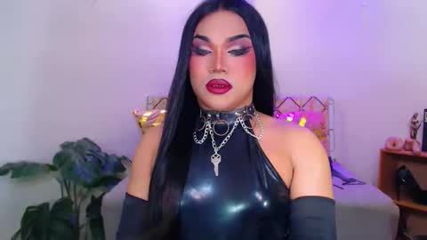 CALL ME STELLA online show from November 18, 2025, 9:58 am