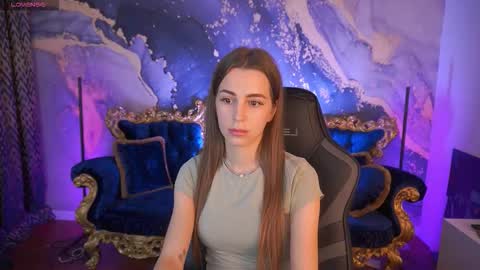 stellahoneywell online show from October 26, 2025, 1:28 pm