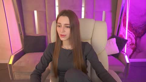 stellahoneywell online show from November 16, 2025, 2:00 pm