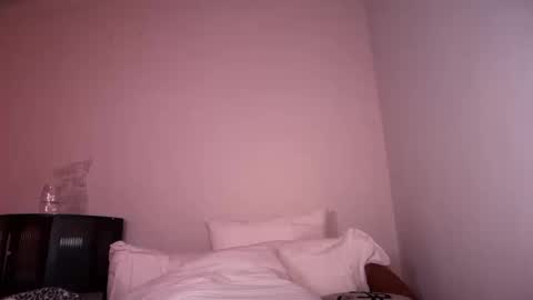 stellapearl online show from October 12, 2025, 7:46 pm