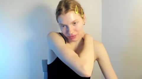 S T E L L A online show from November 7, 2025, 10:04 am