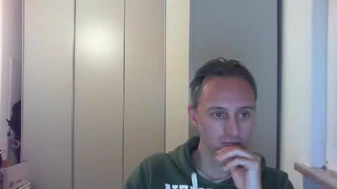 sten015 online show from November 24, 2025, 4:51 pm