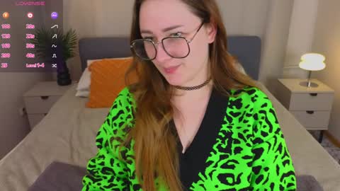 Snapshot of steph_sweet chatting on December 12, 2024, 9:58 pm Emma online show from December 12, 2024, 9:58 pm