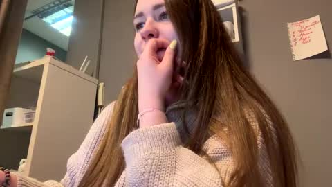 Snapshot of steph_sweet chatting on December 25, 2024, 12:37 am Emma online show from December 25, 2024, 12:37 am