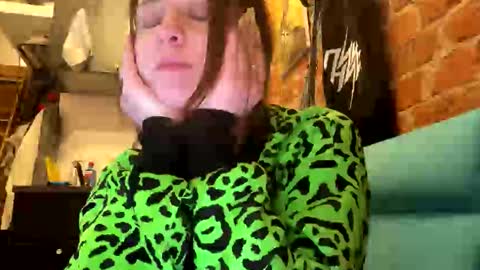 Snapshot of steph_sweet chatting on January 6, 2025, 10:58 pm Emma online show from January 6, 2025, 10:58 pm
