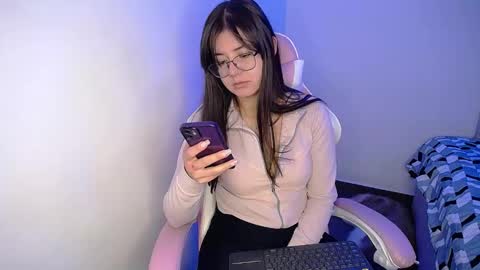 Emma online show from February 18, 2025, 5:09 am