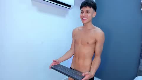 Stephane Rouss online show from November 8, 2025, 7:56 pm