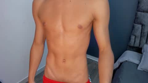 Stephane Rouss online show from November 25, 2025, 9:04 pm