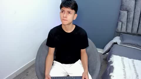 Stephane Rouss online show from December 1, 2025, 8:14 pm