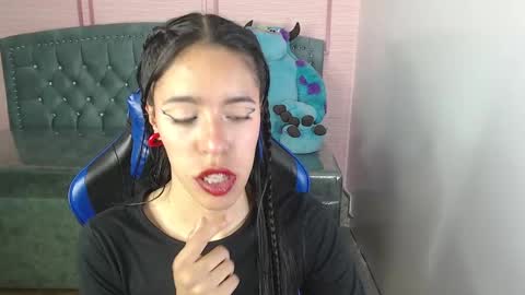 Stephania online show from February 21, 2025, 10:15 pm