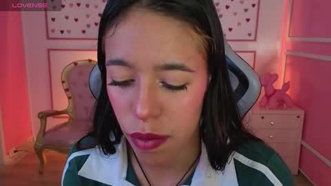 Stephania online show from October 9, 2025, 1:20 pm