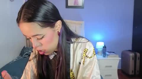 Stephania online show from March 31, 2026, 5:35 pm