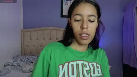 Snapshot of stephania_t chatting on April 30, 2026, 4:24 pm Stephania online show from April 30, 2026, 4:24 pm