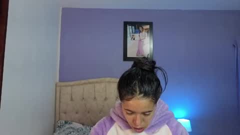 Snapshot of stephania_t chatting on May 13, 2026, 2:47 pm Stephania online show from May 13, 2026, 2:47 pm